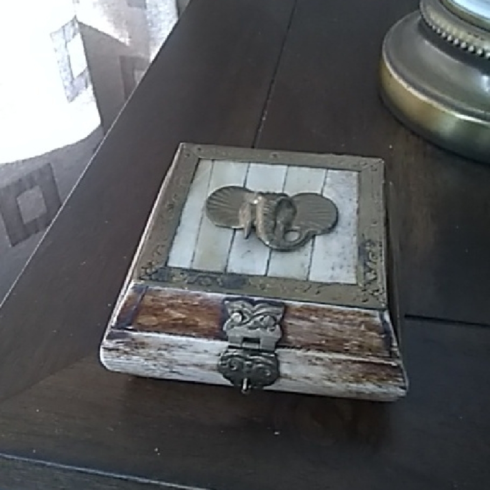 Elephant Design Jewelry Organizer Box - Brown and Gold